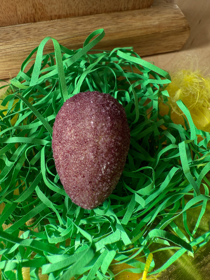 Osterei Schwarze Johannisbeere - mit Alkohol